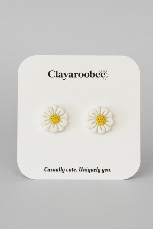 Daisy Imprint Stud, White w/ Yellow