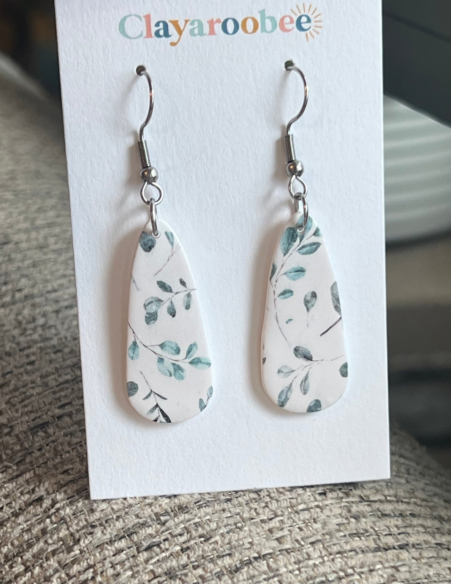 Thin Dainty Green Leaf Teardrop