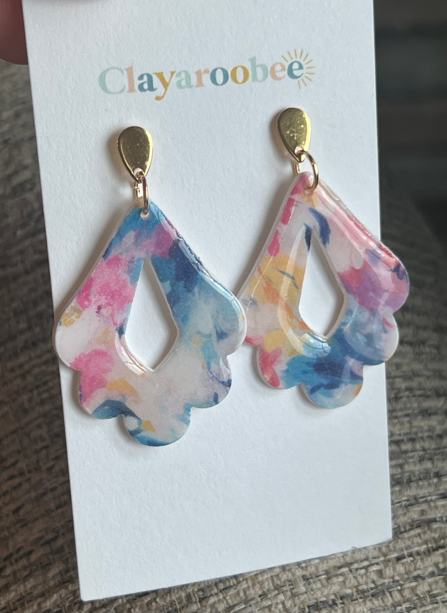 Watercolor Scalloped Donut Drop