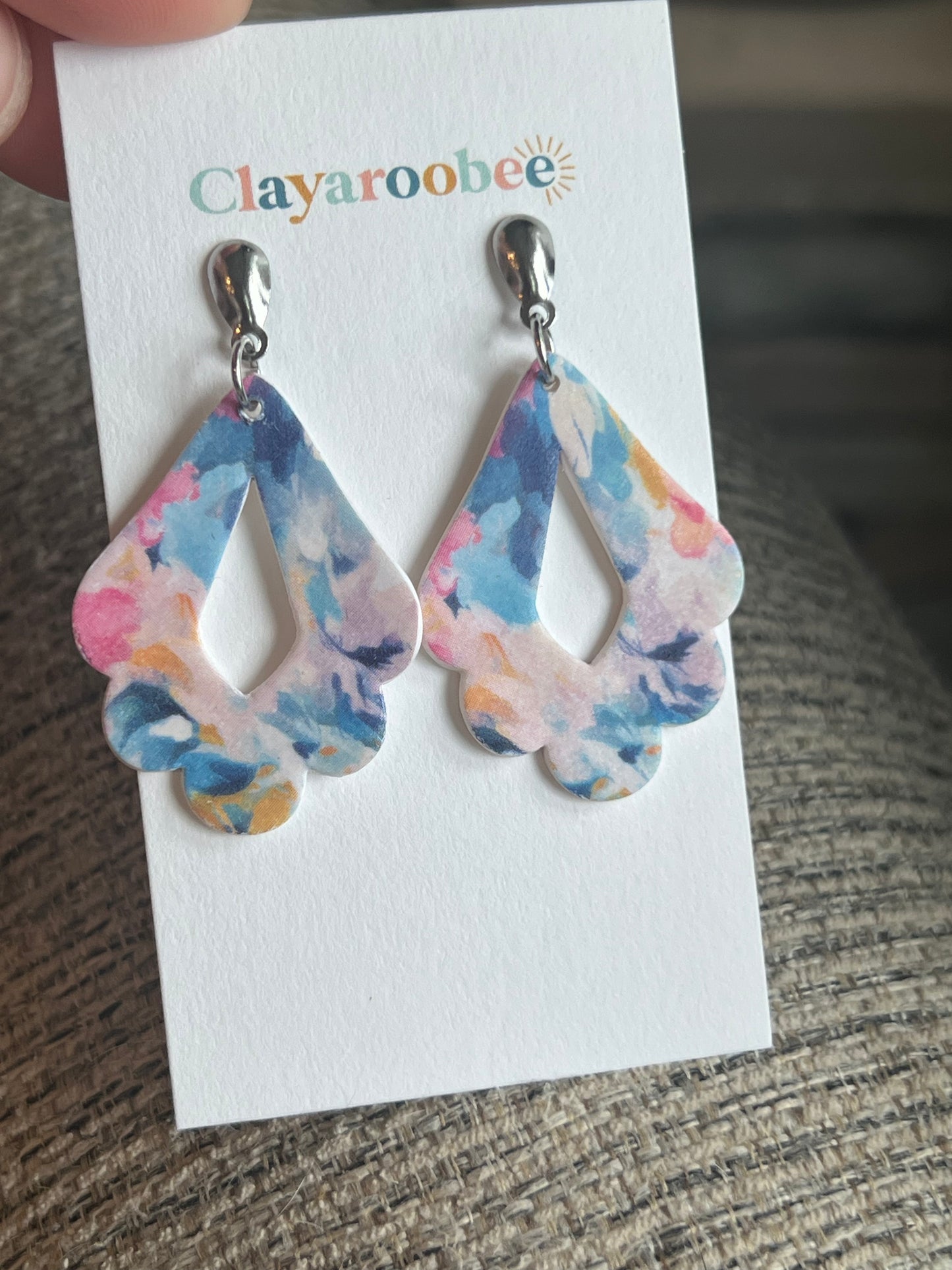 Watercolor Scalloped Donut Drop