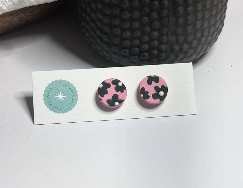 Floral Design Studs: Painted Daisy